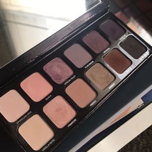 Eyeshadow palette